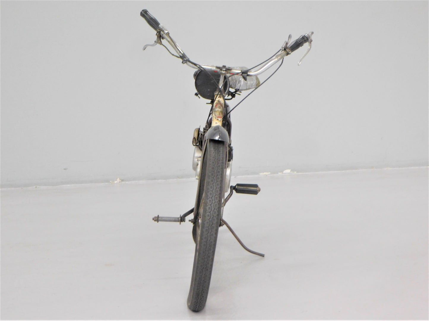 STK 10204 1930s Montgomery Ward Hawthorne w/ German Motor