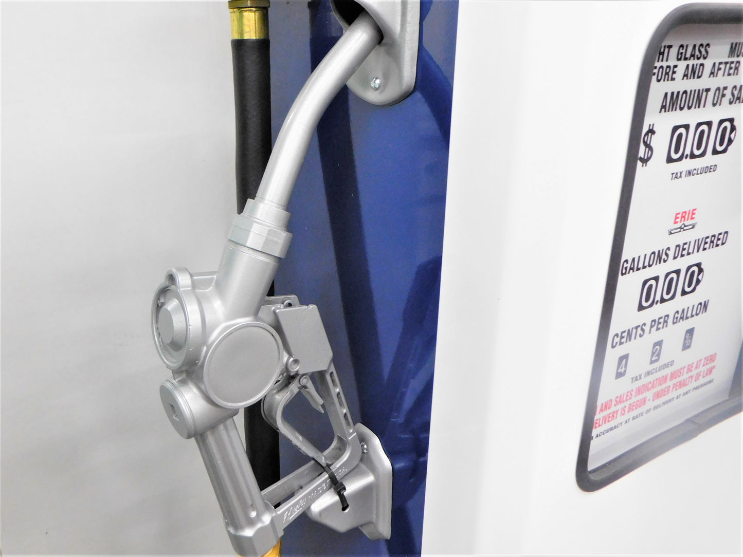 STK 10238 Reproduction Gulf Gas Pump