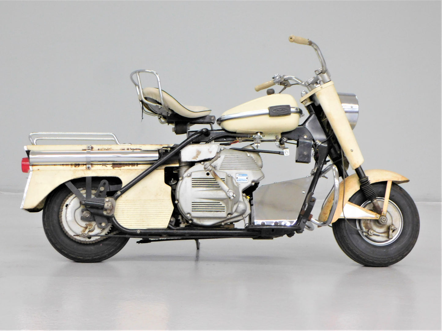 1966 Cushman Super Silver Eagle