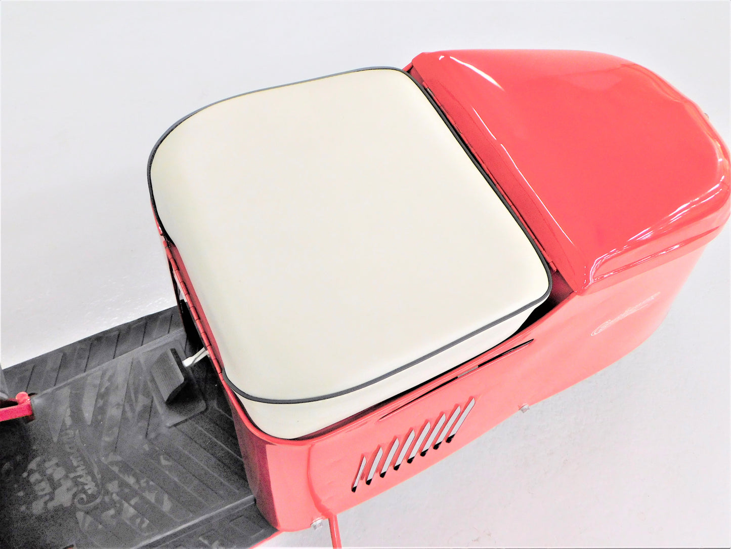 1953 Cushman Model 62-85 Pacemaker