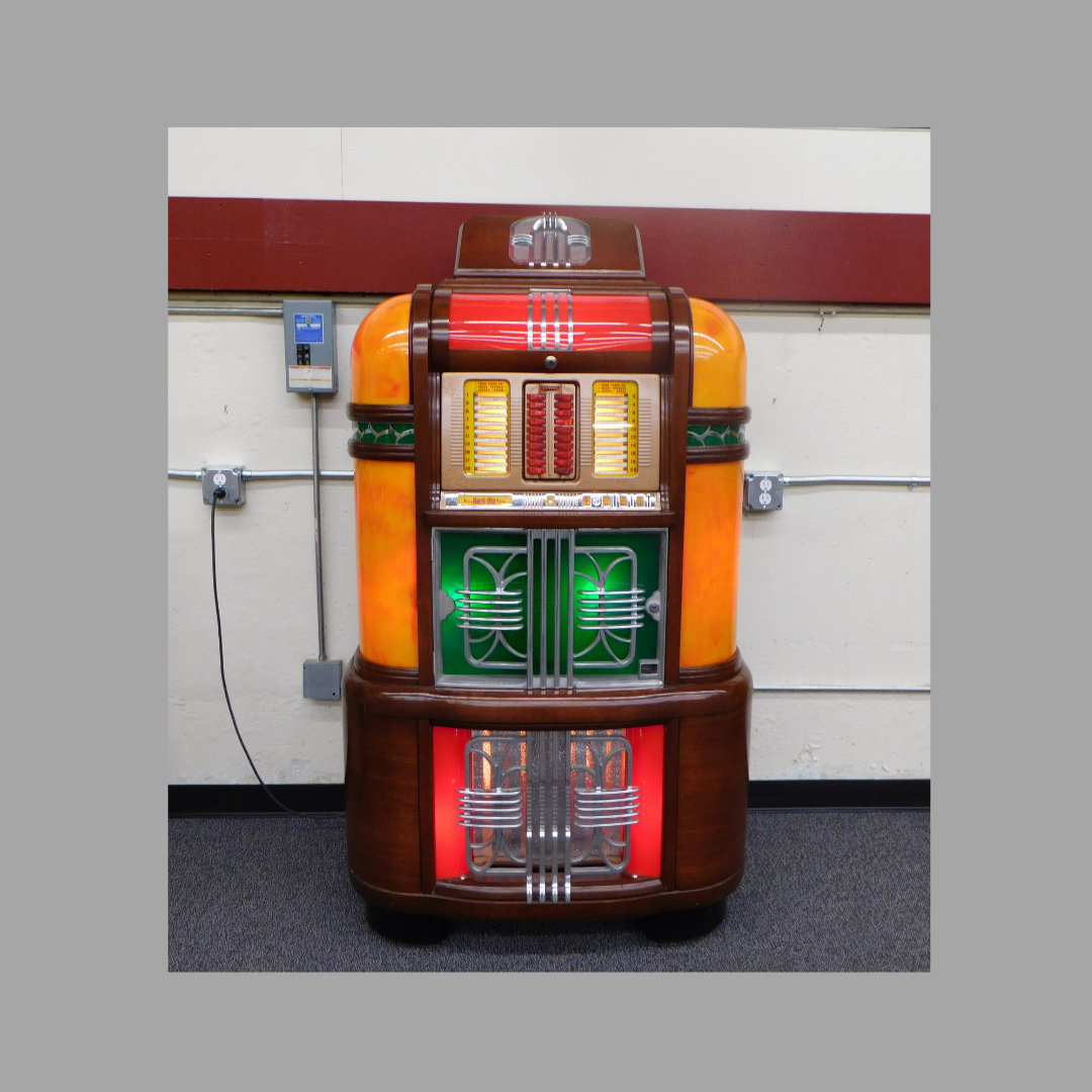 STK 10030 1940 Rock-Ola Super Luxury Lightup Jukebox