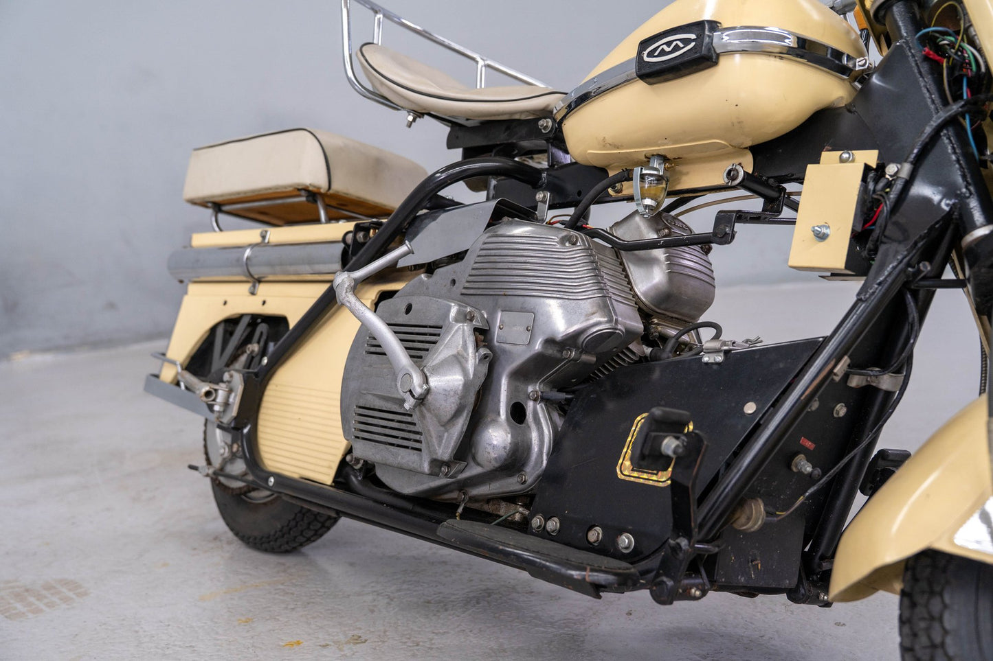 Stock #10473-1963 Cushman Super Silver Eagle