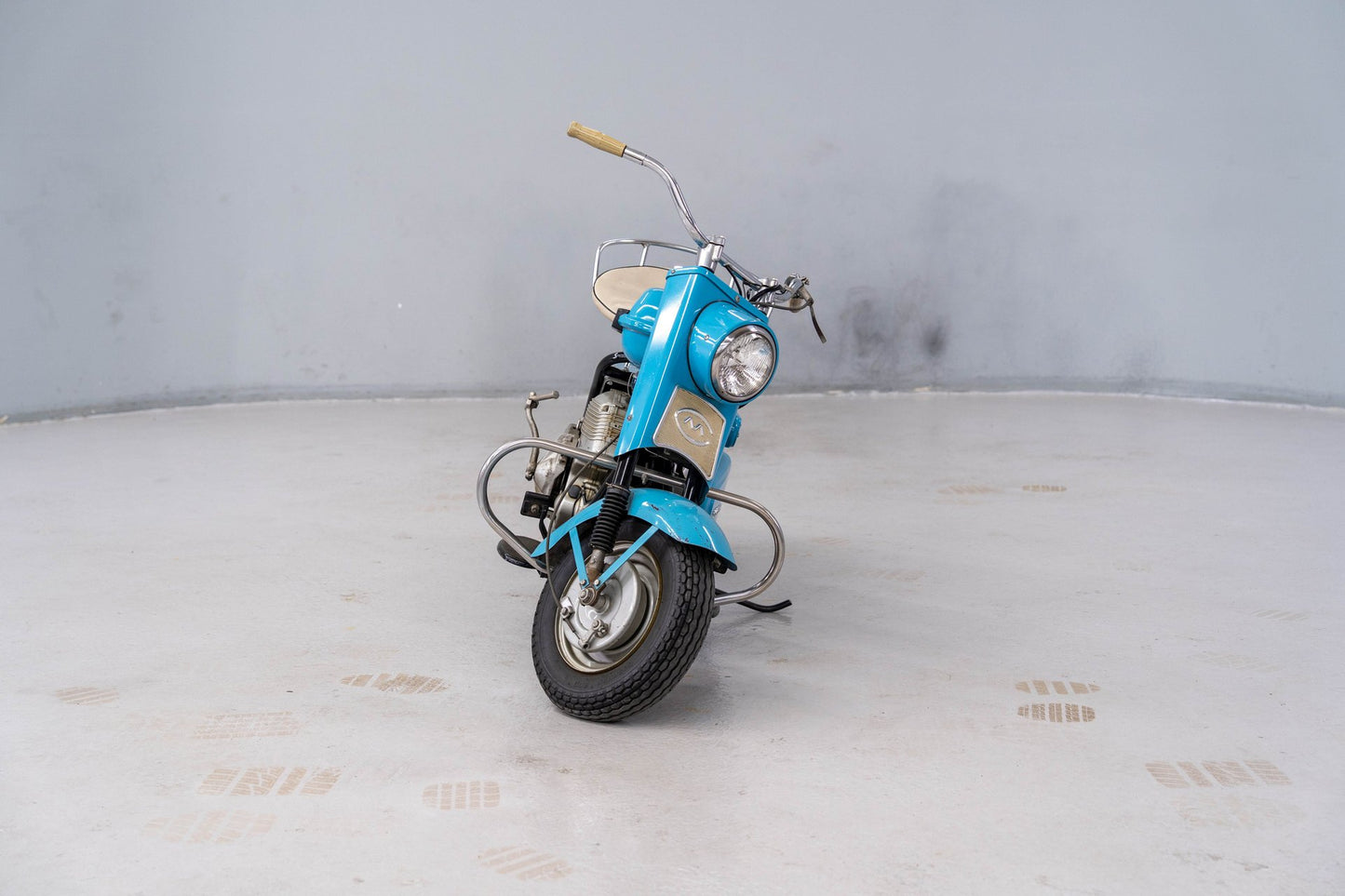 Stock #10474-1965 Cushman Super Silver Eagle