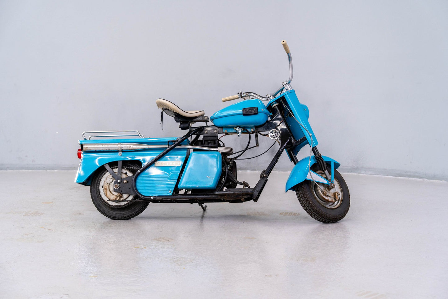 Stock #10477-1963 Cushman Super Eagle Model 765