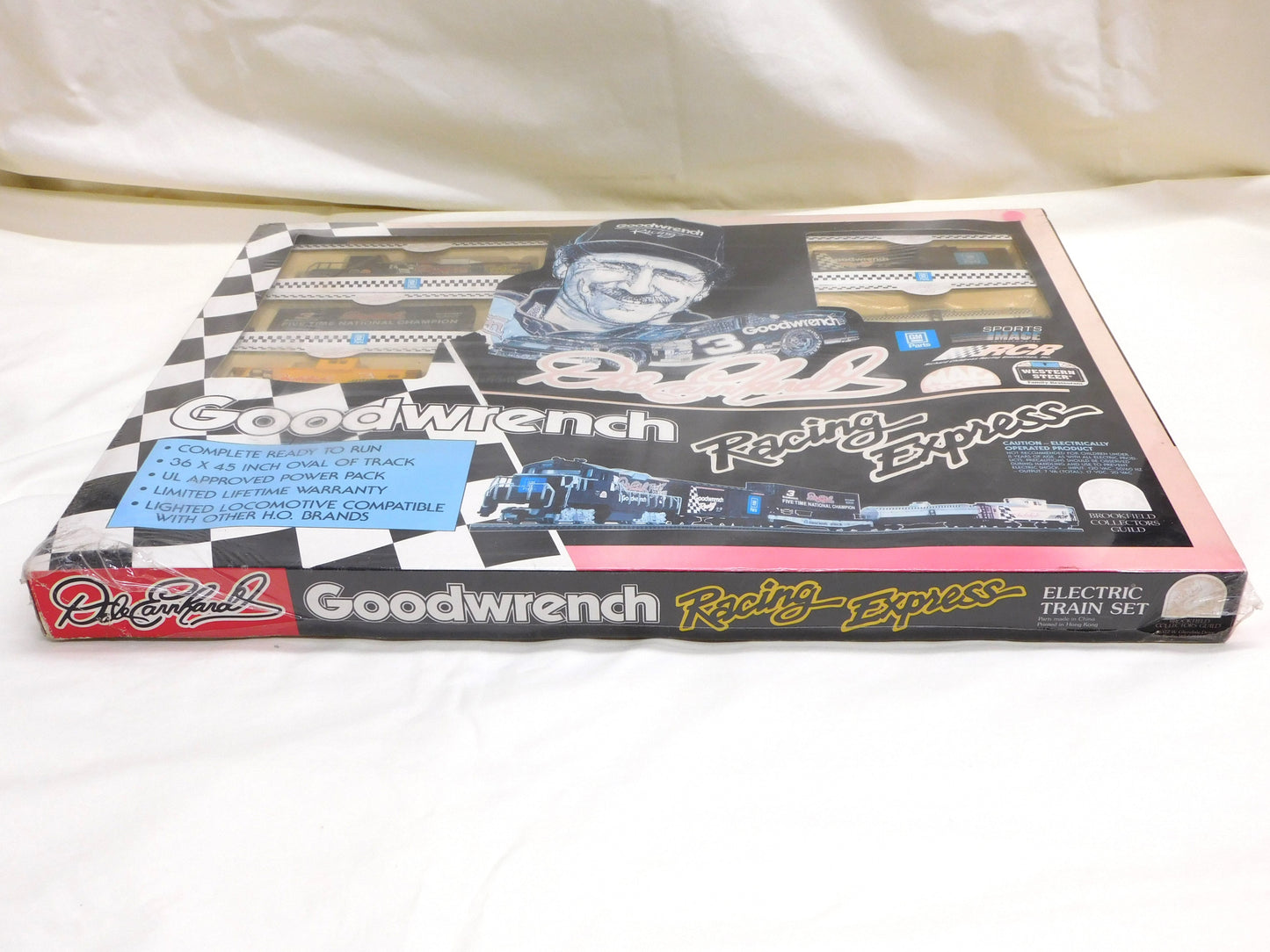 STK 10436 Goodwrench Racing Express Electric Train Set