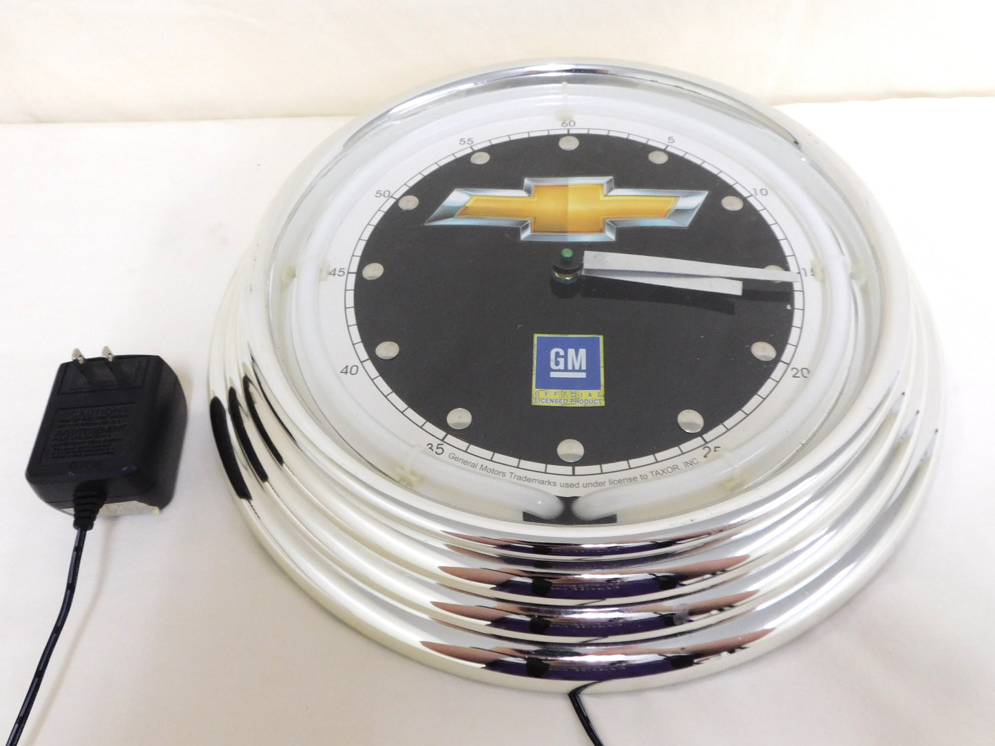 STK 10453  Neon Chevrolet/GM Clock