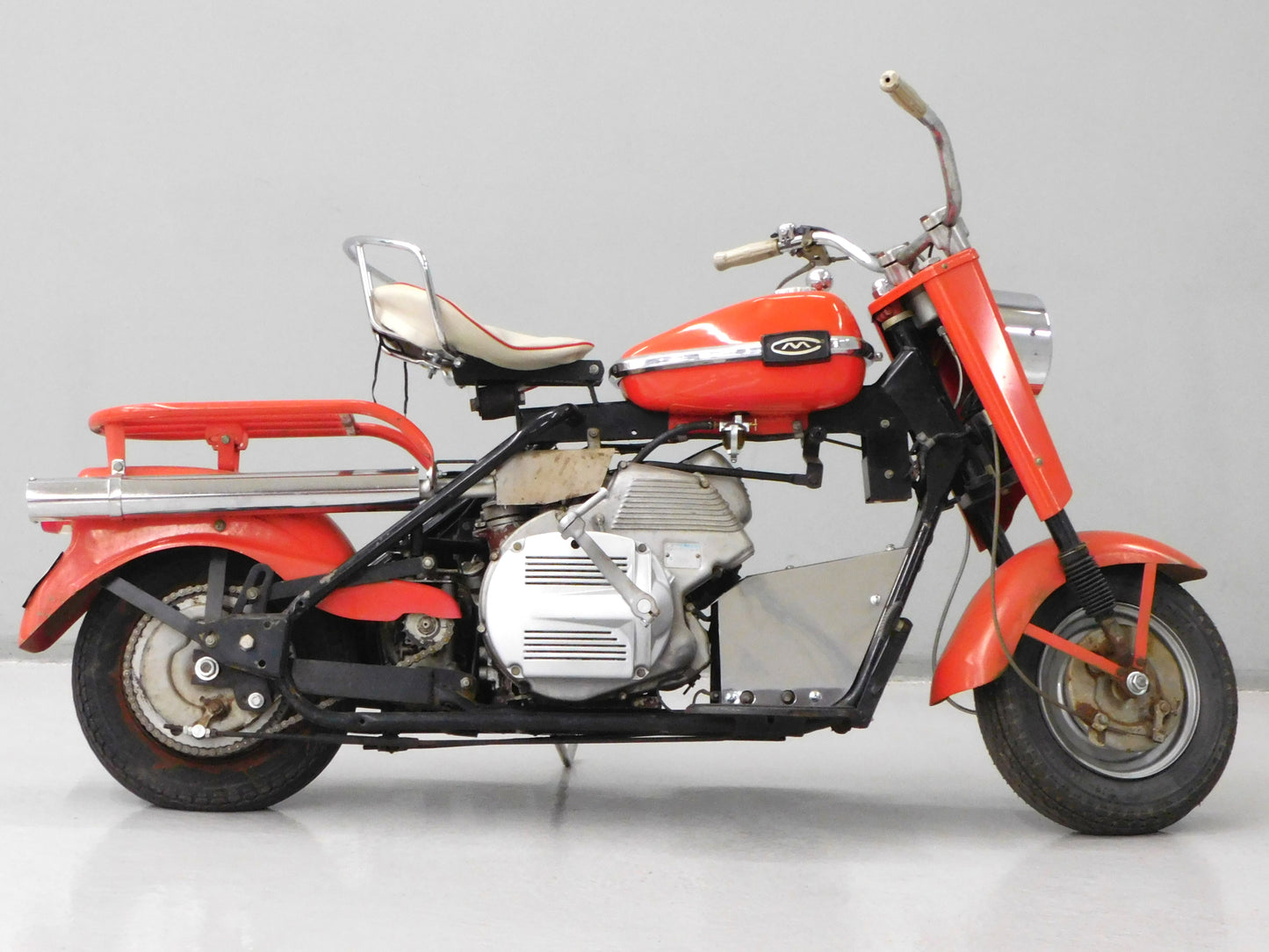 STK 10404  1966 Cushman Silver Eagle