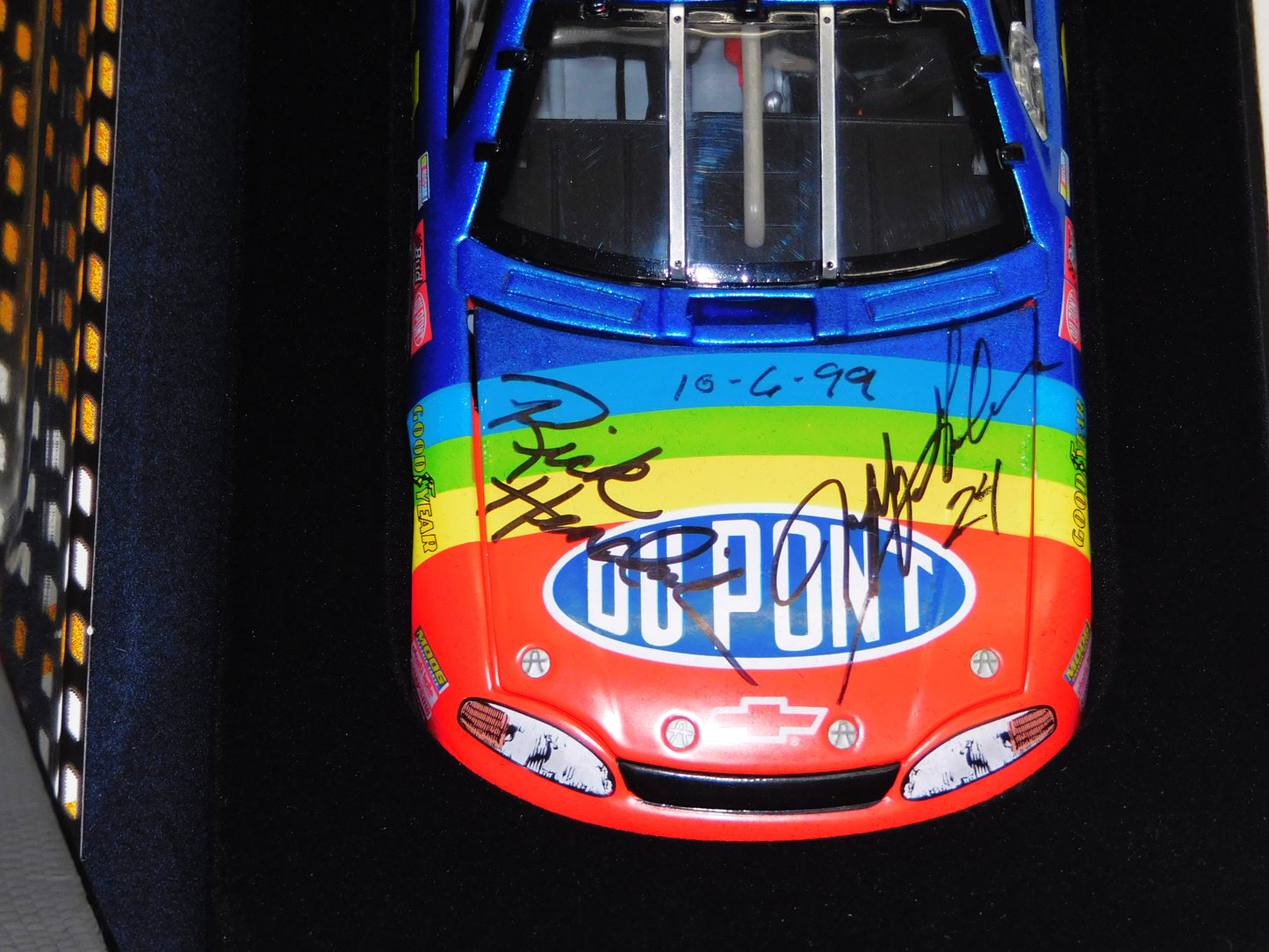 STK 10406 1999 Jeff Gordon Autographed Monte Carlo Elite