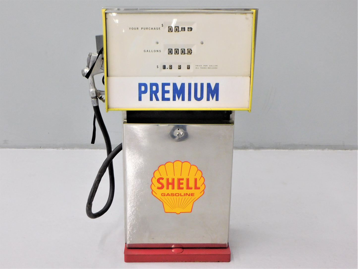 1963 Original Gilbarco Trimline Shell Gas Pump