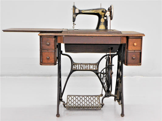 1920 Singer Sewing Machine