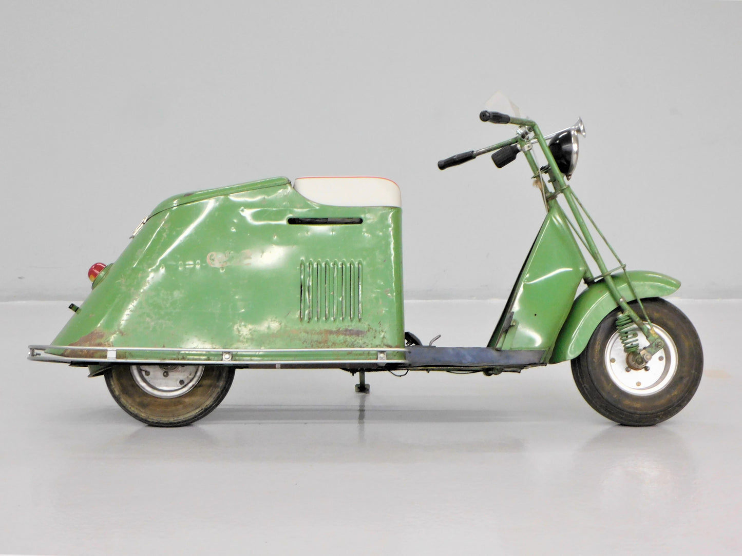 1949 Cushman Model 64