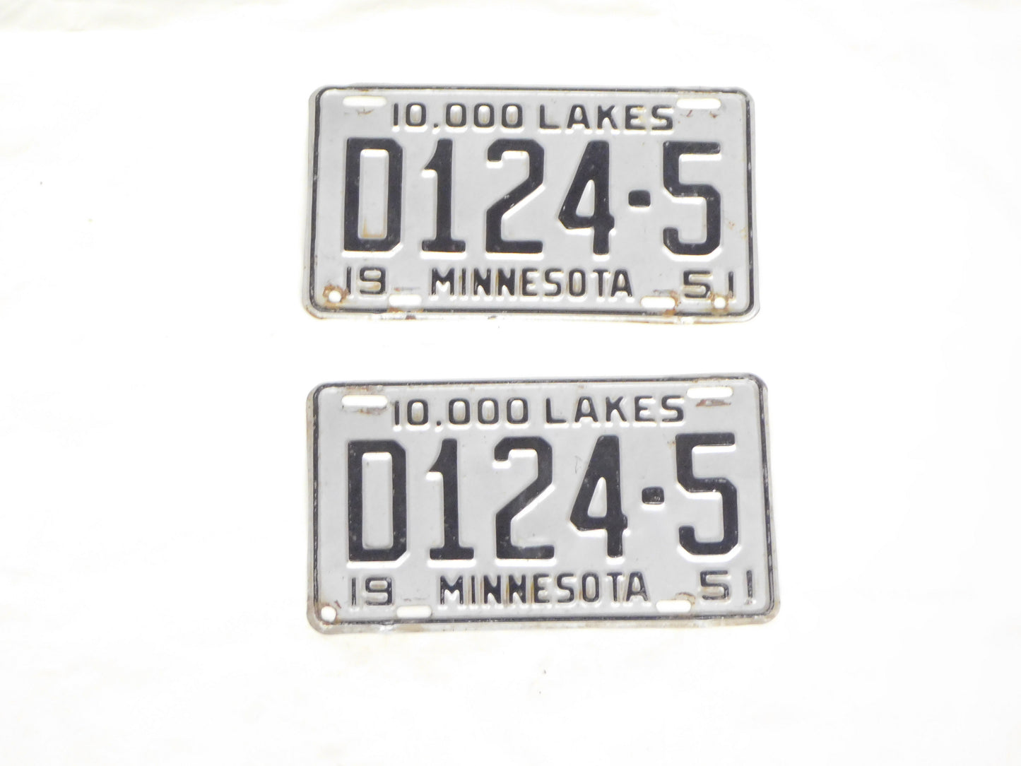 1951 Minnesota License Plate Set