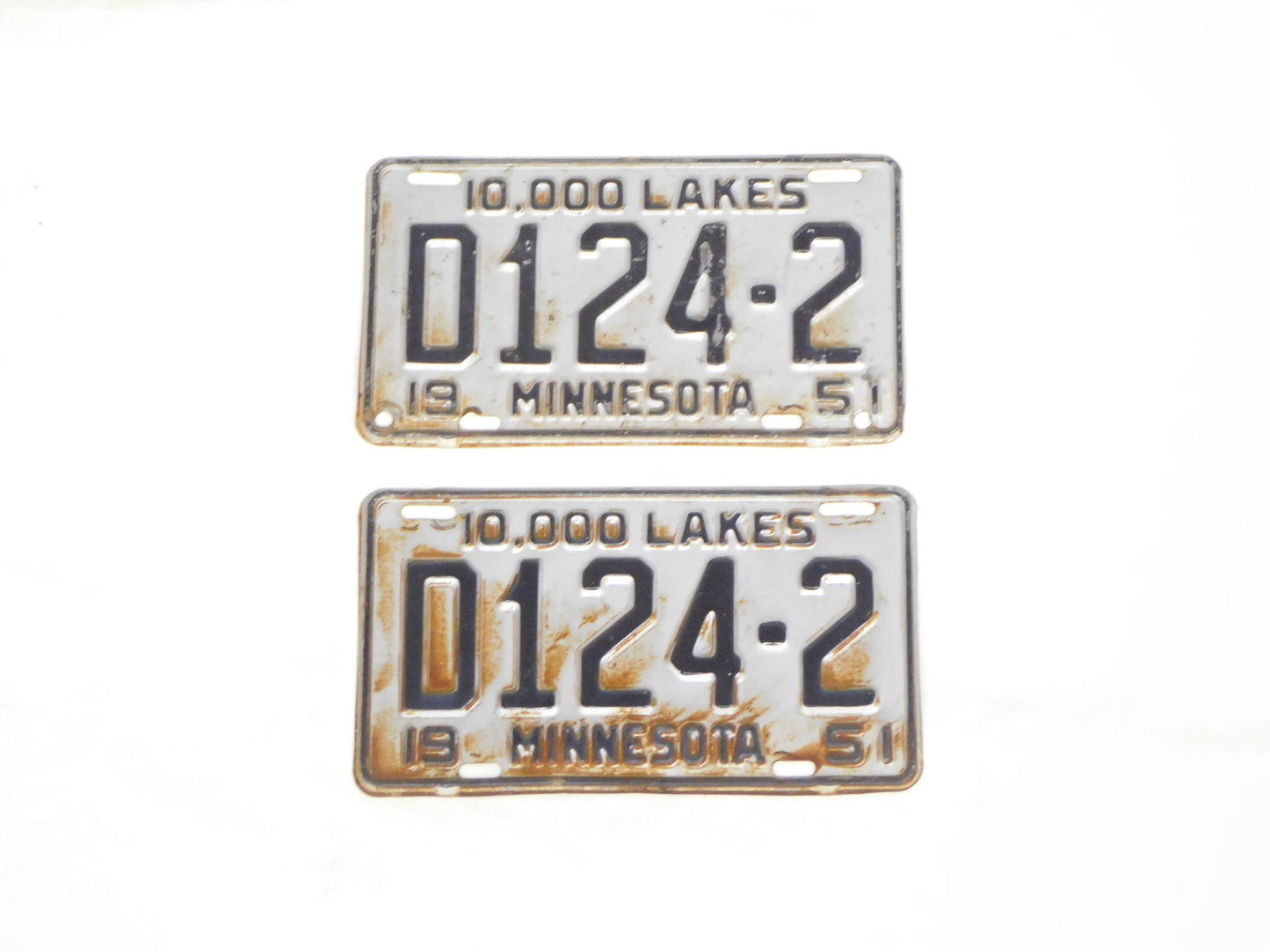 1951 Minnesota License Plate Set