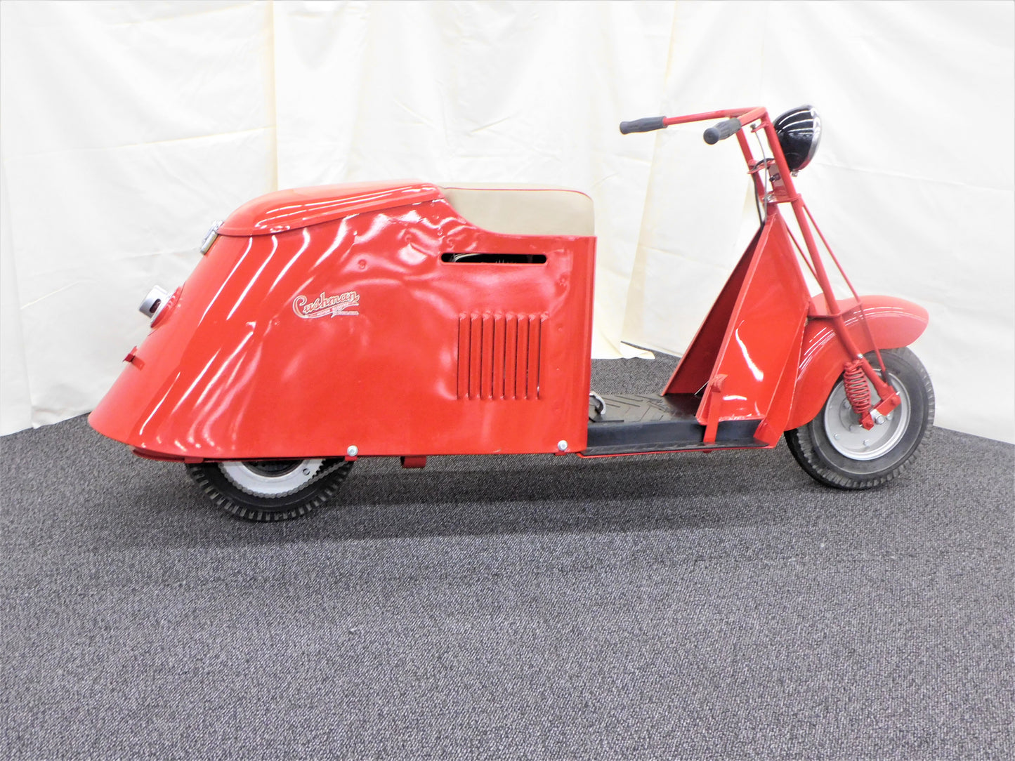 1948 Cushman Model 52