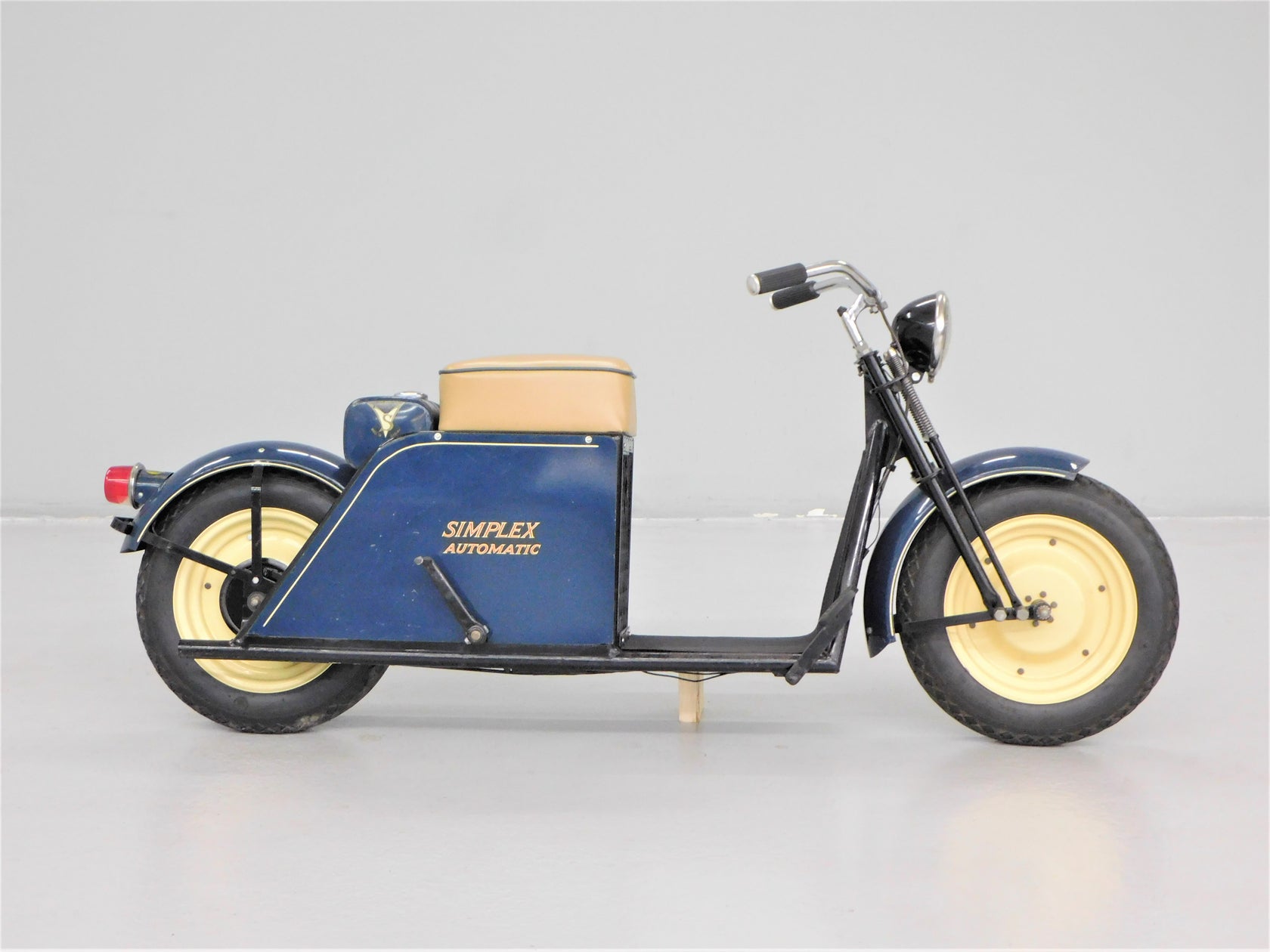 STK 10233 Late 1950's Simplex Automatic Scooter β Auto Barn Classic Cars